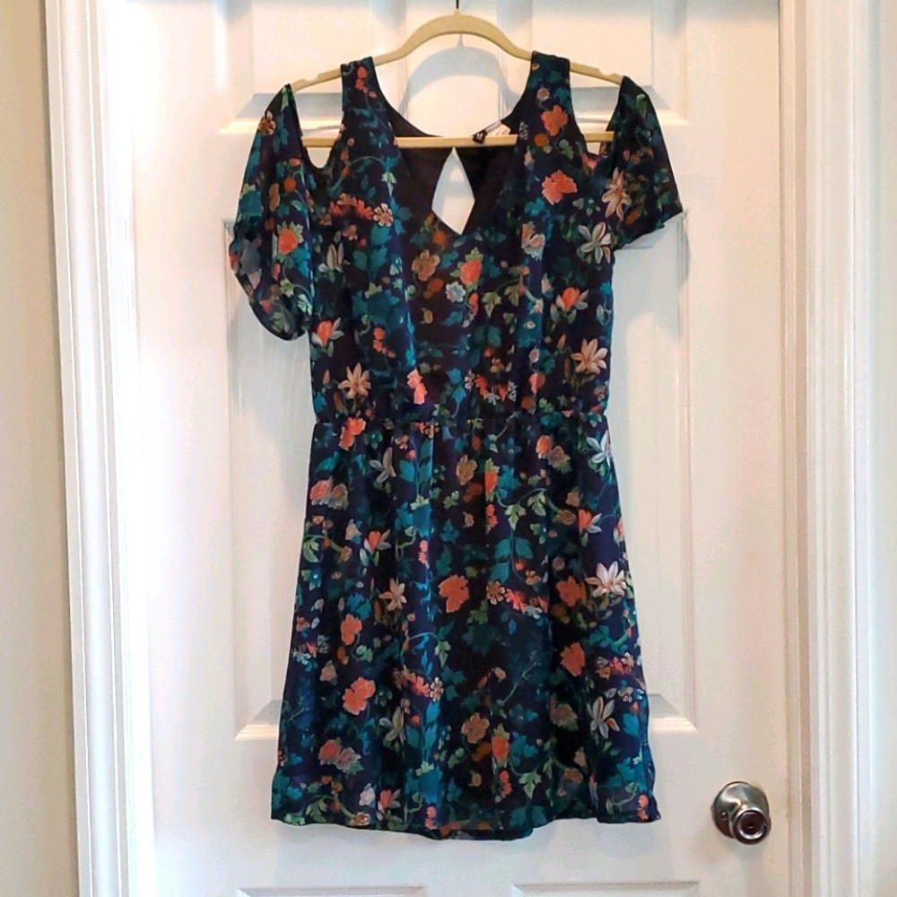 📢 SUPER CUTE ALERT! H&M Dress! SZ 10
